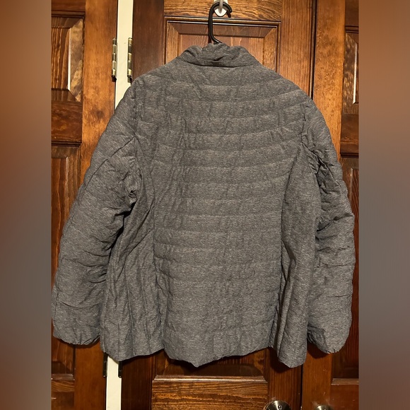 Women’s Jacket - Picture 2 of 11